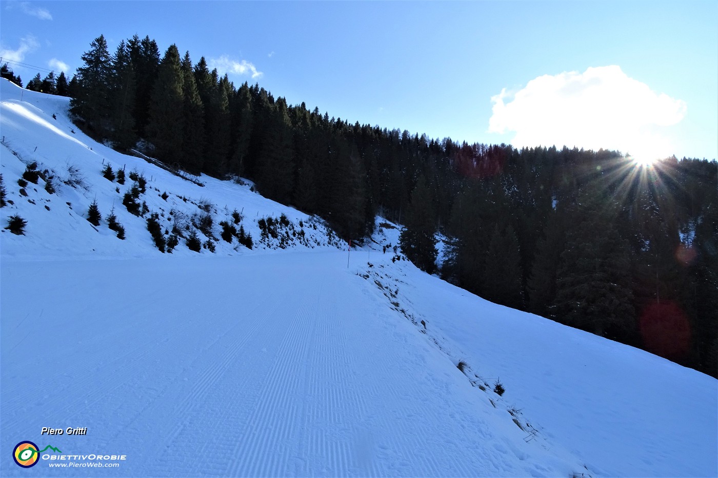 24 Salendo la pista panoramica.JPG